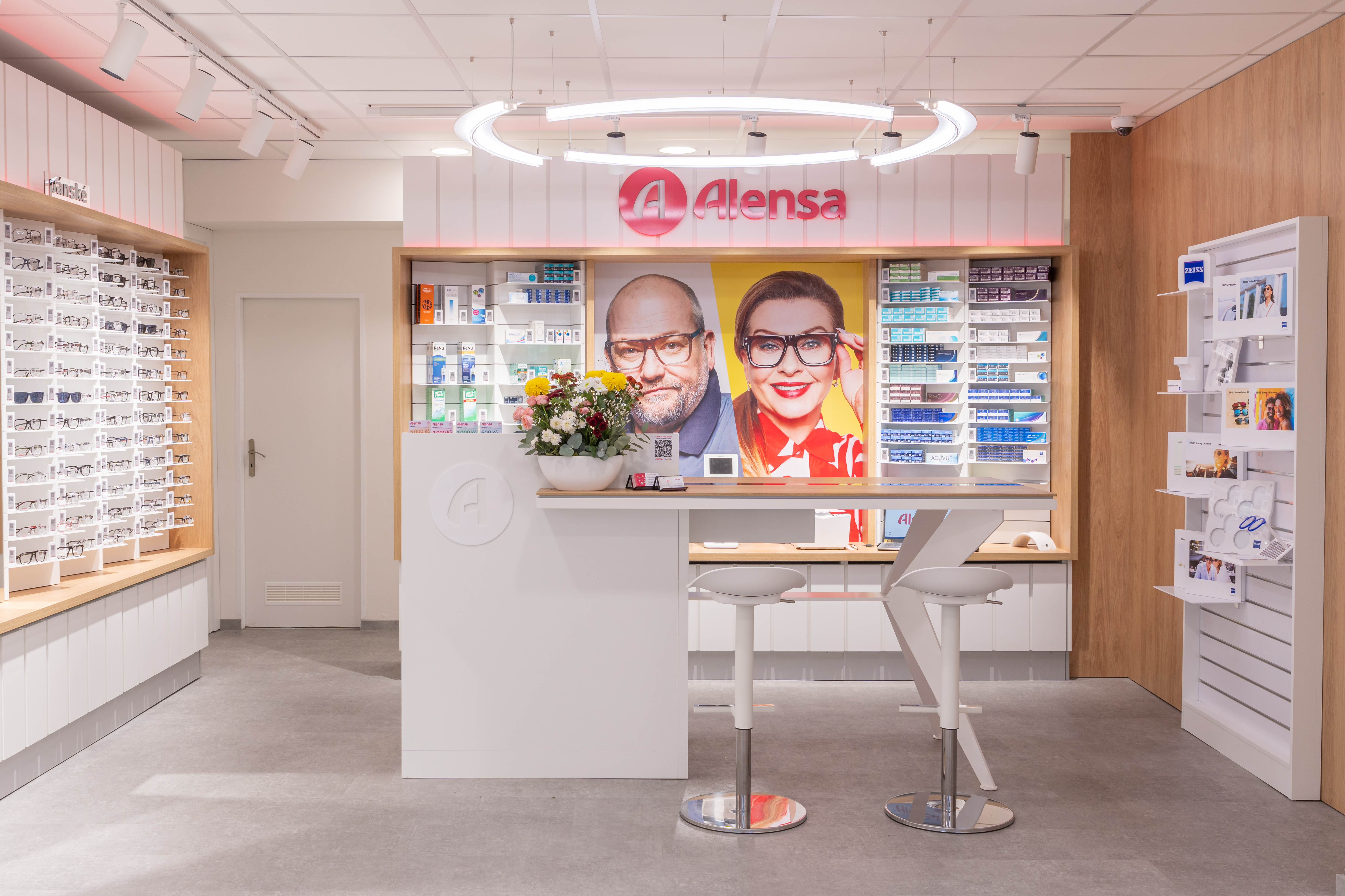 Interiér optiky Lazarská